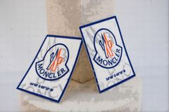 4 রঙিন 0.5 মিমি স্ক্রিন প্রিন্ট লেবেল স্বচ্ছ টিপিইউ পোশাকের জন্য