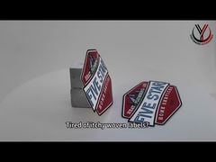 আরও কাছে দেখা: স্বচ্ছ ০.৮মিমি পুরু TPU প্রিন্টেড লেবেল সিলিকন লোগো কাস্টম