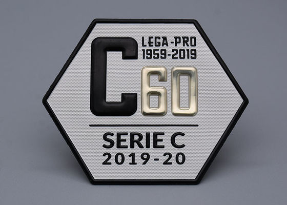 3D TPU লোগো সহ ভোল্টেজ কাস্টমাইজড হিট ট্রান্সফার পোশাকের লেবেল