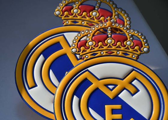 গার্মেন্টসের জন্য কাস্টম ডিগ্রেডেবল TPU এমবসড লোগো হিট ট্রান্সফার লেবেল