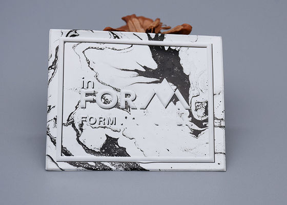 TPU এমবসড লোগো হিট ট্রান্সফার লেবেল পোশাকের জন্য কাস্টমাইজড