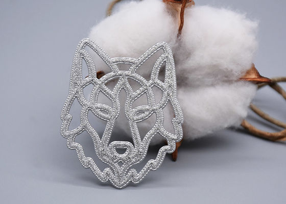 পোশাকের জন্য একক রঙের কাস্টম চকচকে সিলিকন তাপ স্থানান্তর লেবেল