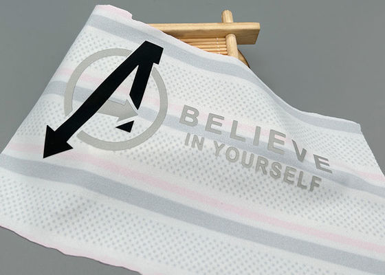 পোশাকের জন্য কাস্টম রিফ্লেক্টিভ সিলভার লোগো হিট ট্রান্সফার লেবেল